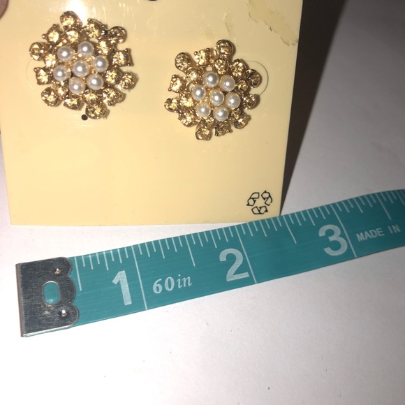 Stud earrings Rhinestones with pearl cluster - Picture 2 of 7